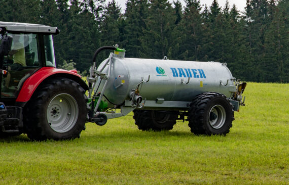 Bauer_V40_Güllewerfer_AT17